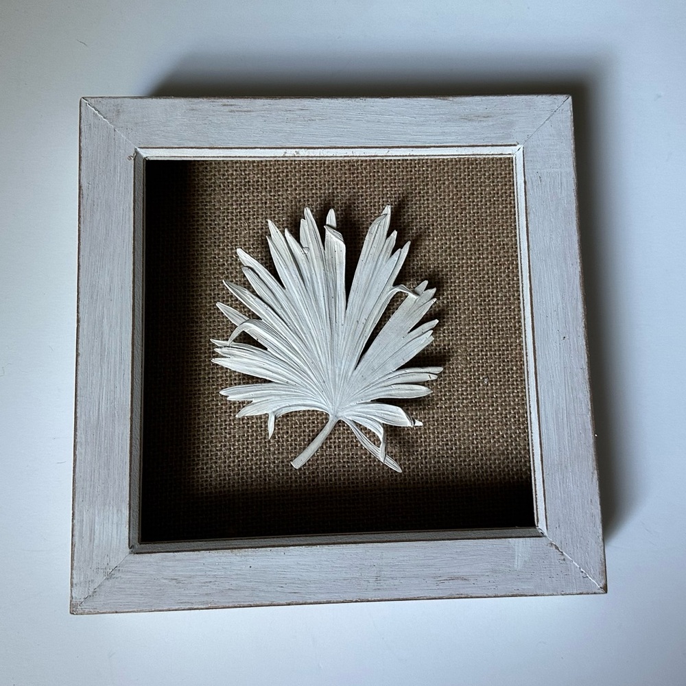Brand New Minimalistic Rustic 3D Palm Leaf Wall Art